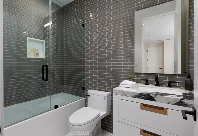 2320 Pacific Dr, Corona Del Mar, California 92625