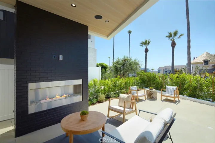 2320 Pacific Dr, Corona Del Mar, California 92625
