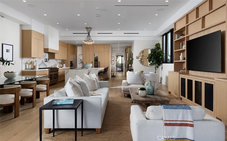 2320 Pacific Dr, Corona Del Mar, California 92625