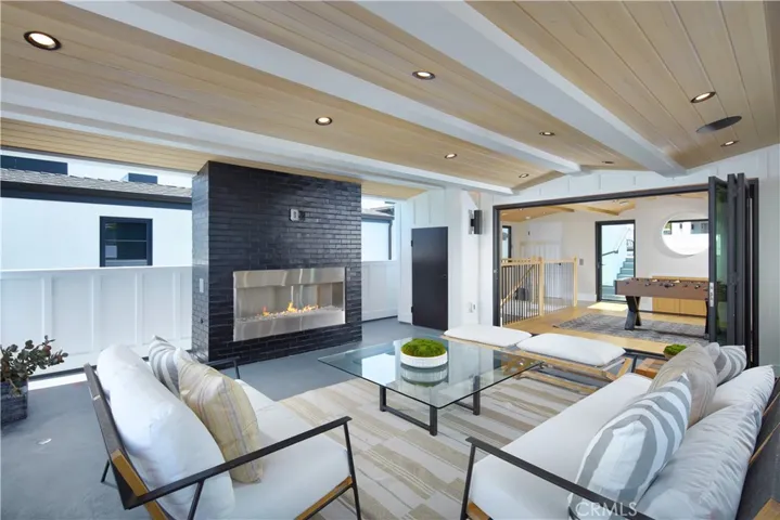 2320 Pacific Dr, Corona Del Mar, California 92625