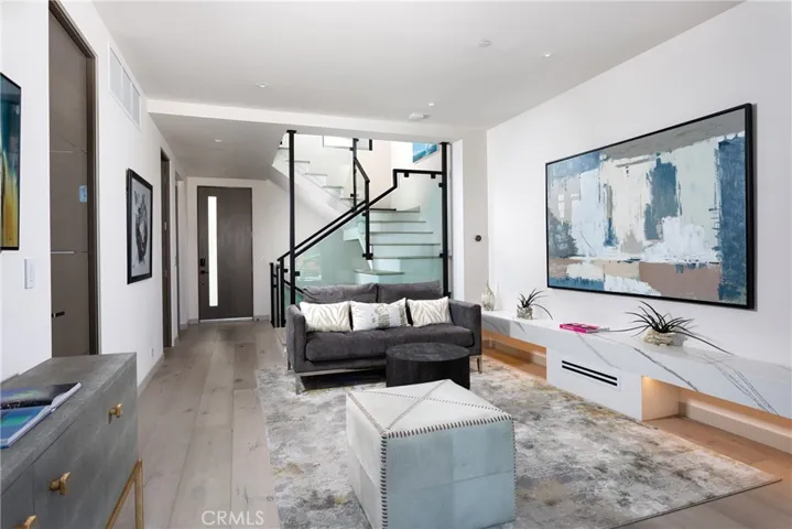 356 Dahlia Place, Corona Del Mar, California 92625