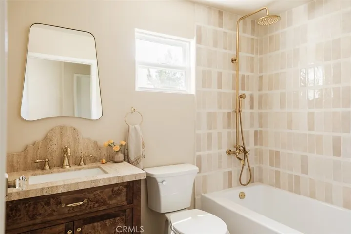 718 Sunnyhill Drive, Los Angeles, California 90065