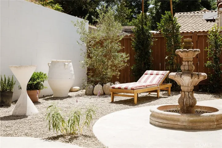 718 Sunnyhill Drive, Los Angeles, California 90065