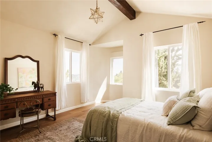 718 Sunnyhill Drive, Los Angeles, California 90065