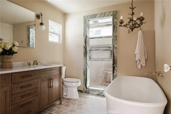 718 Sunnyhill Drive, Los Angeles, California 90065