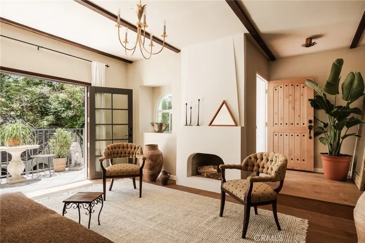 718 Sunnyhill Drive, Los Angeles, California 90065