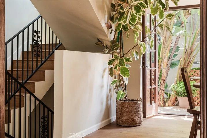 718 Sunnyhill Drive, Los Angeles, California 90065