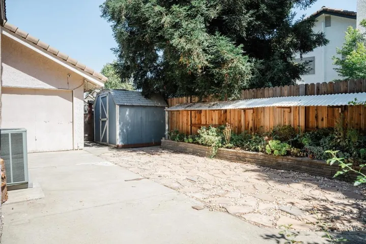 8300 Kiawah Court, Elk Grove, California 95758