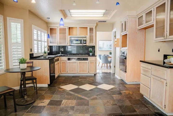 8300 Kiawah Court, Elk Grove, California 95758