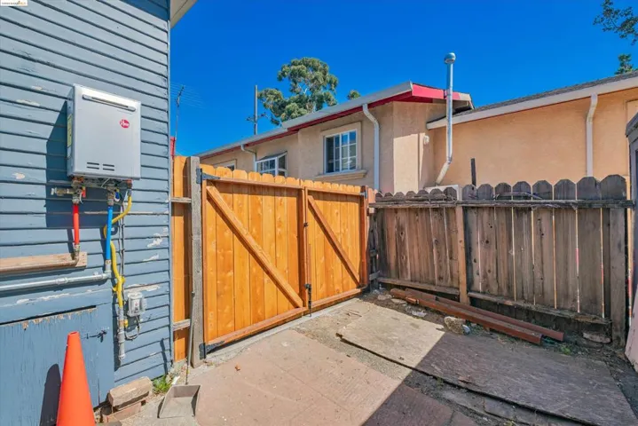 8017 Dowling St, Oakland, California 94605