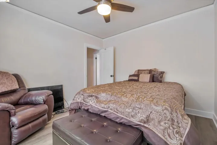 8017 Dowling St, Oakland, California 94605