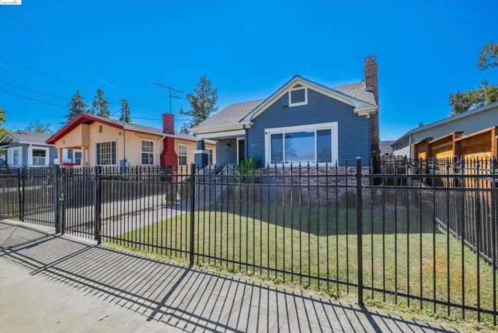 8017 Dowling St, Oakland, California 94605