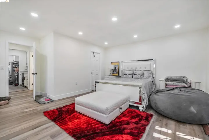 8017 Dowling St, Oakland, California 94605