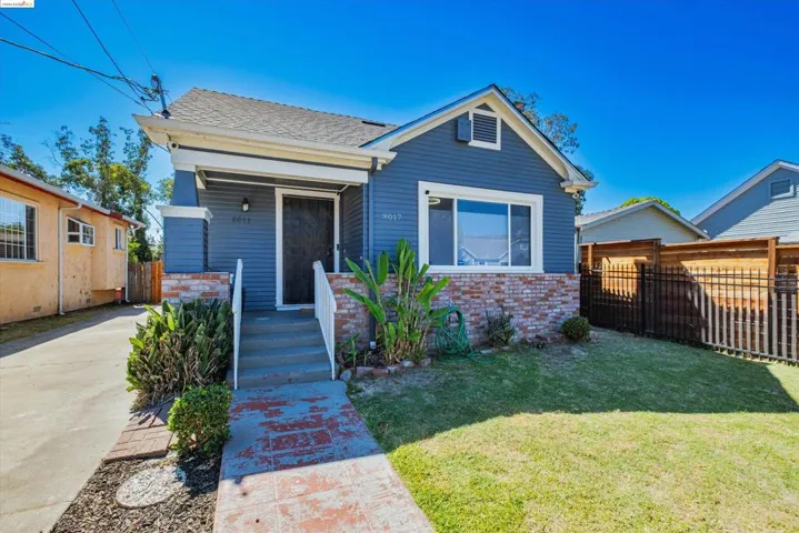 8017 Dowling St, Oakland, California 94605