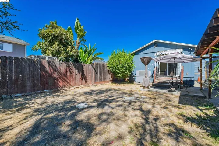 8017 Dowling St, Oakland, California 94605