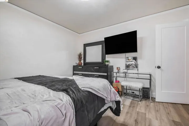 8017 Dowling St, Oakland, California 94605