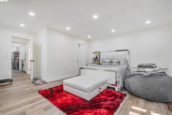 8017 Dowling St, Oakland, California 94605