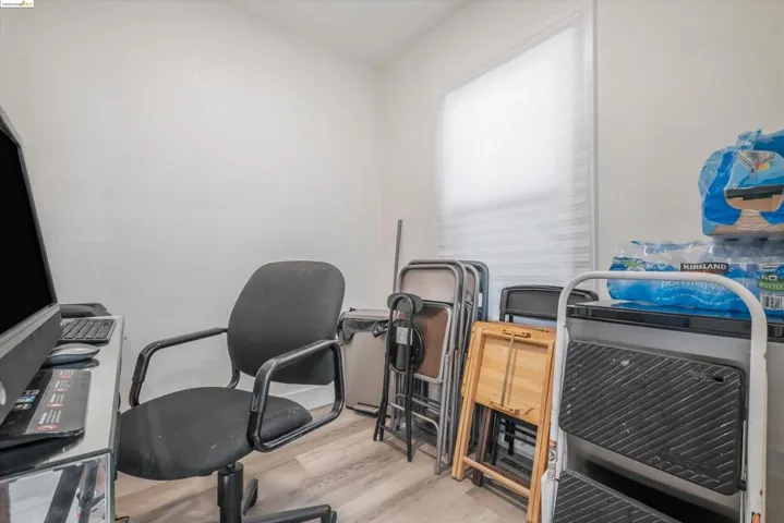 8017 Dowling St, Oakland, California 94605