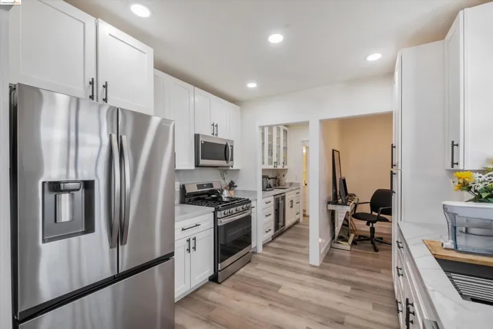 8017 Dowling St, Oakland, California 94605