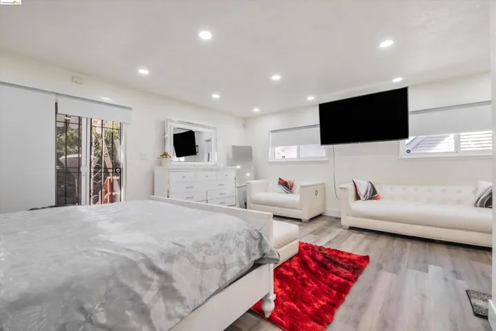 8017 Dowling St, Oakland, California 94605