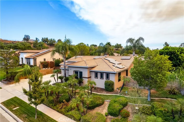 1789 Kapalua Bay Lane, Corona, California 92883