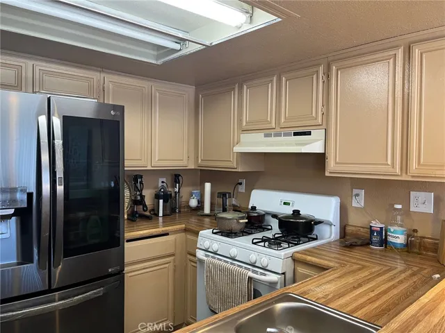 9250 Citrus Ave. E, Fontana, California 92335