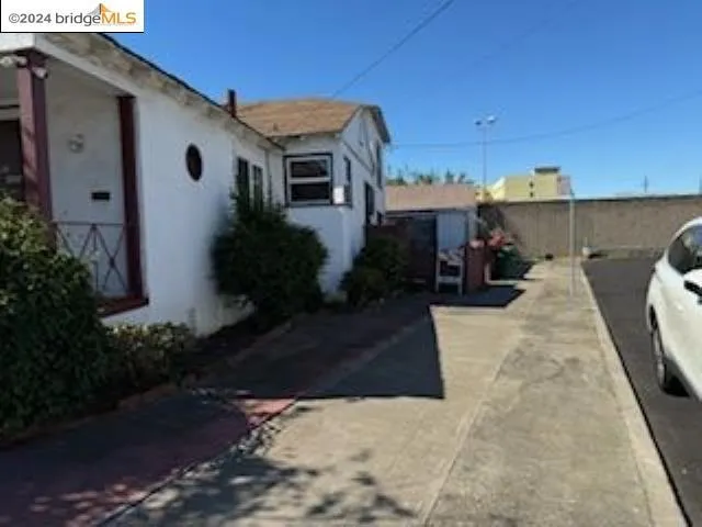 10501 Breed Ave, Oakland, California 94603