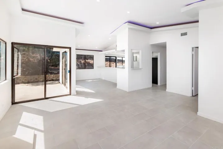 887 Willow Tree Lane, Fallbrook, California 92028