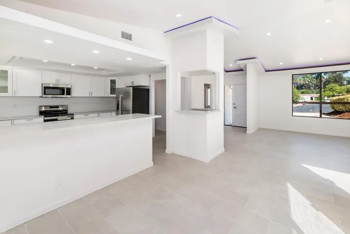 887 Willow Tree Lane, Fallbrook, California 92028