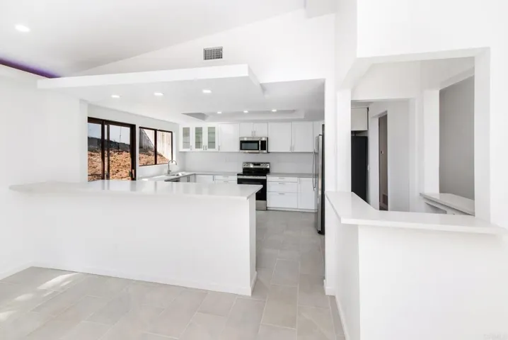 887 Willow Tree Lane, Fallbrook, California 92028