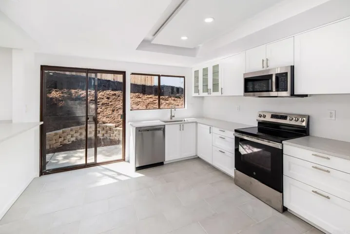 887 Willow Tree Lane, Fallbrook, California 92028