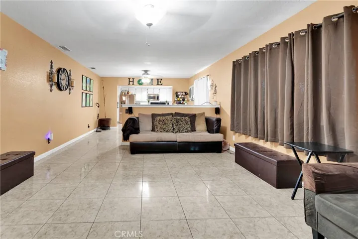 16817 Navajo Road, Apple Valley, California 92307