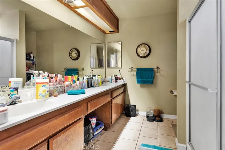 16817 Navajo Road, Apple Valley, California 92307