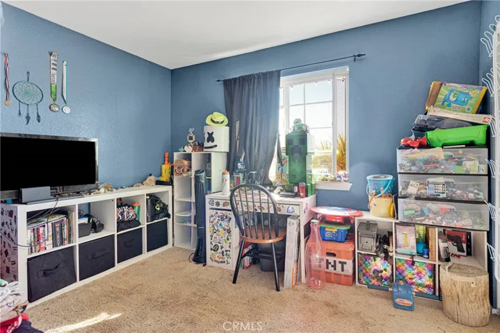 16817 Navajo Road, Apple Valley, California 92307