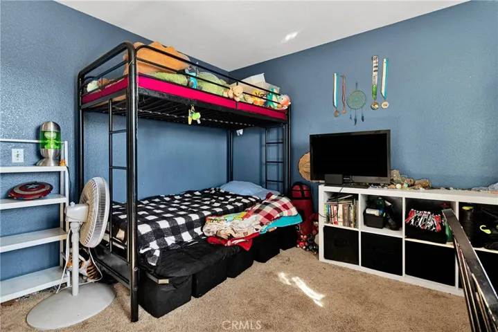 16817 Navajo Road, Apple Valley, California 92307
