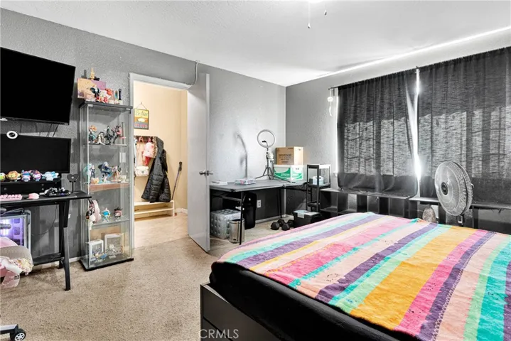 16817 Navajo Road, Apple Valley, California 92307