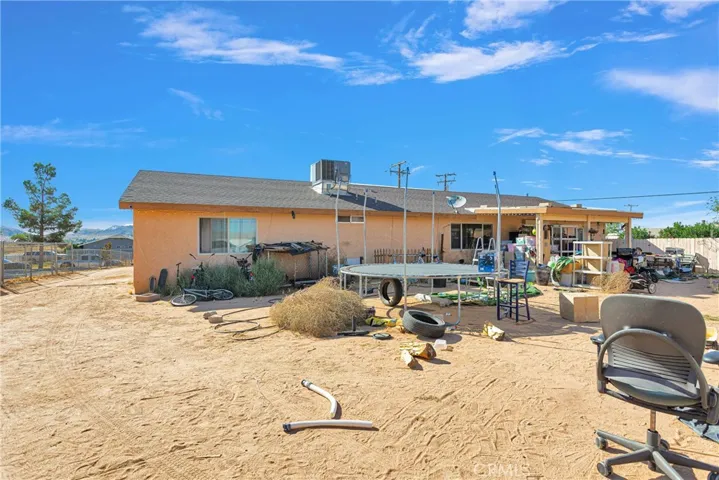 16817 Navajo Road, Apple Valley, California 92307