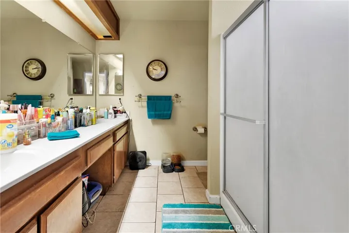 16817 Navajo Road, Apple Valley, California 92307