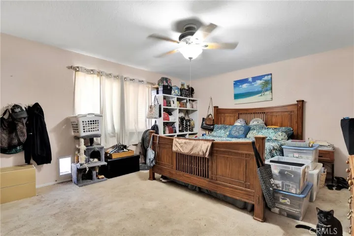 16817 Navajo Road, Apple Valley, California 92307