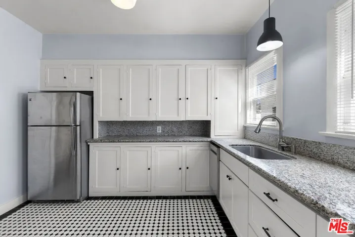 174 N Sycamore Avenue, Los Angeles, California 90036