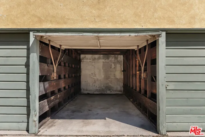 174 N Sycamore Avenue, Los Angeles, California 90036