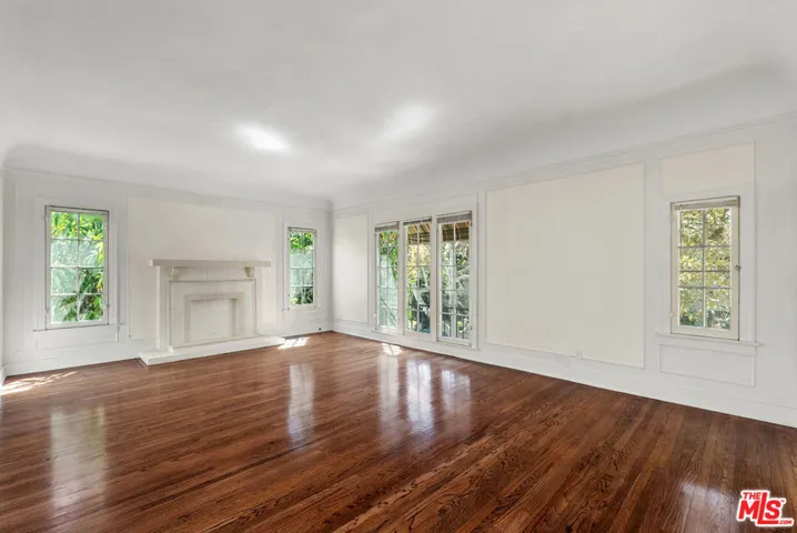 174 N Sycamore Avenue, Los Angeles, California 90036