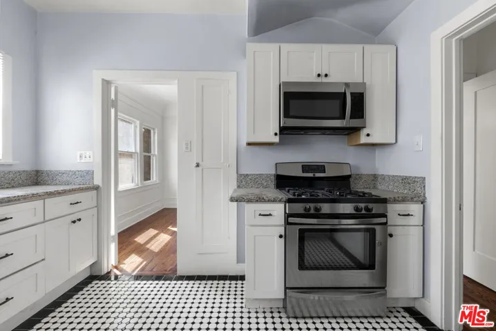 174 N Sycamore Avenue, Los Angeles, California 90036