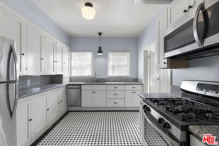 174 N Sycamore Avenue, Los Angeles, California 90036
