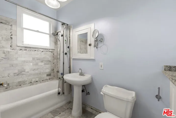 174 N Sycamore Avenue, Los Angeles, California 90036