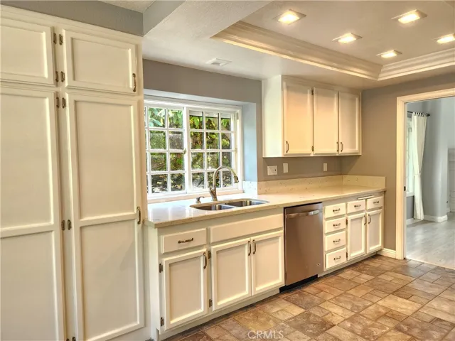 2058 Calle Leandro, San Dimas, California 91773