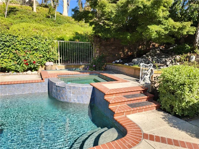 2058 Calle Leandro, San Dimas, California 91773