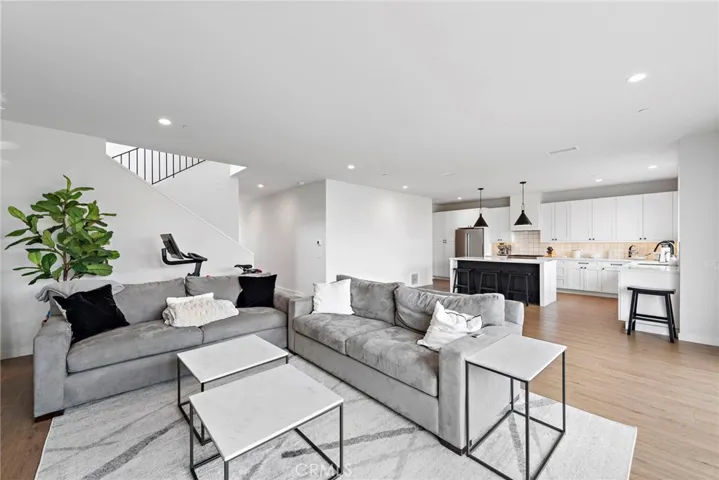 21562 Treetop Lane, Laguna Beach, California 92651