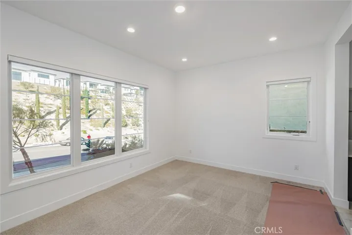 20422 W Willoughby Lane, Porter Ranch, California 91326