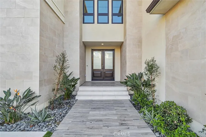 20422 W Willoughby Lane, Porter Ranch, California 91326